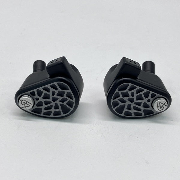 64 AUDIO 【中古】U18s 【64A-8649】(ケーブル欠品)【秋葉原】 – e
