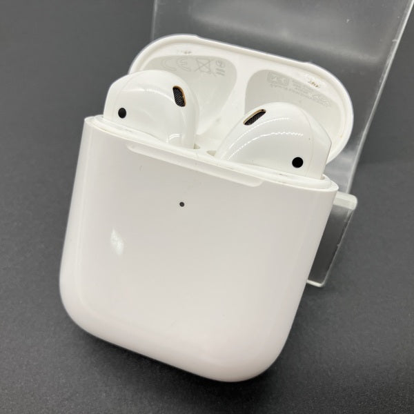 Apple 【中古】AirPods with Wireless Charging Case MRXJ2J-A【秋葉原