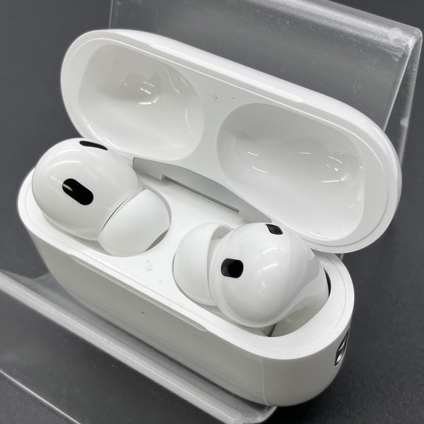 【中古美品】AirPods Pro 本体 充電ケース・イヤーチップ付き #021 Apple 【中古】MagSafe充電ケース(USB-C)付きAirPods Pro(第2世代