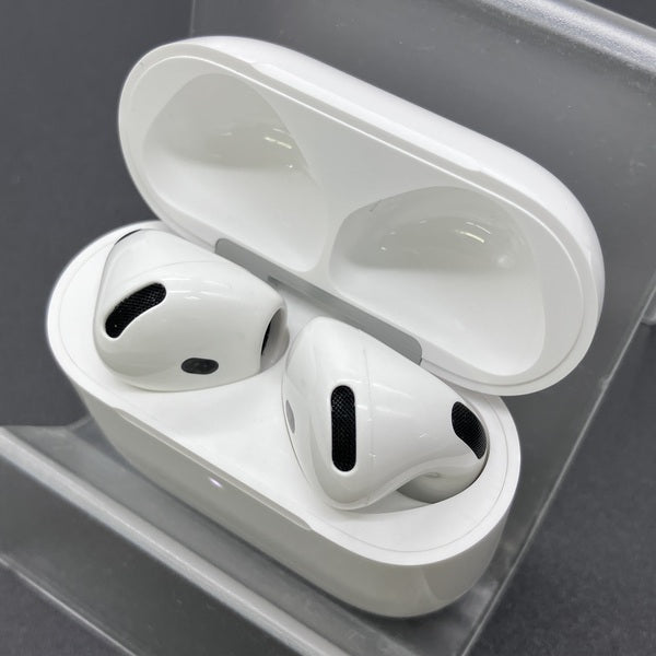 Apple 【中古】AirPods 4 MXP93J/A（アクティブノイズキャンセリング