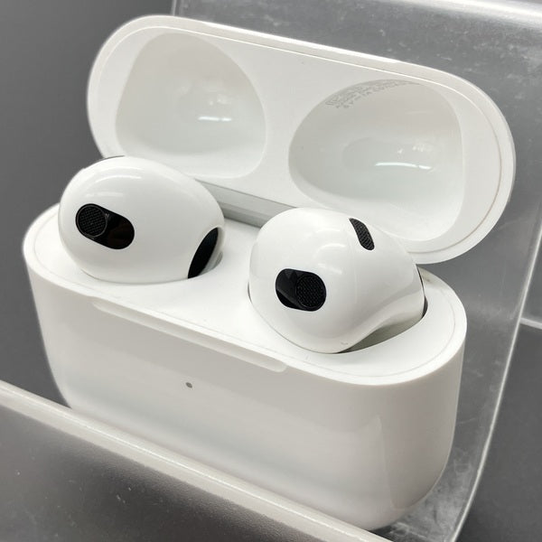 Apple 【中古】Airpods MME73J/A 3rd Generation【秋葉原】 – e☆イヤホン