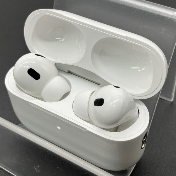 AirPods Pro Apple純正MagSafe充電ケース付き(中古品) Apple 【中古】MagSafe充電ケース(USB-C)付きAirPods Pro(第2世代
