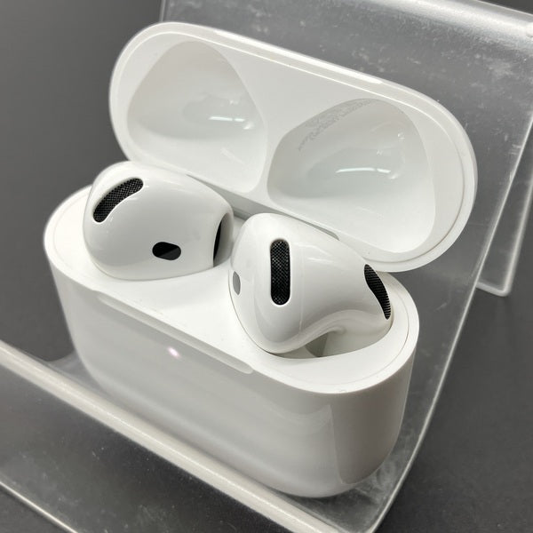 APPLE アップル/AirPods 4/MXP93J A/sky40277f9d/Aランク/01【中古】 Apple 【中古】AirPods 4 MXP93J/A（アクティブノイズキャンセリング