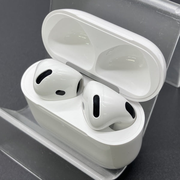 Apple 【中古】AirPods 4 MXP93J/A（アクティブノイズキャンセリング