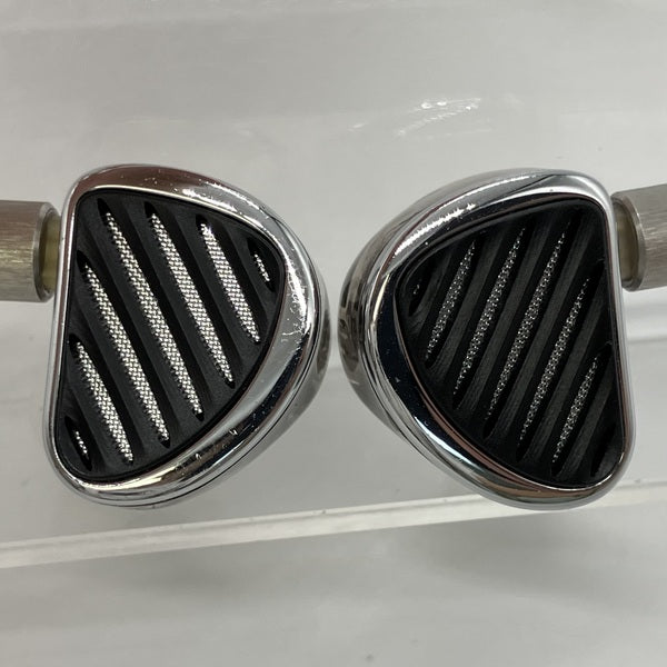 TRN 【中古】JAWS 大白 4.4mm【秋葉原】 – e☆イヤホン