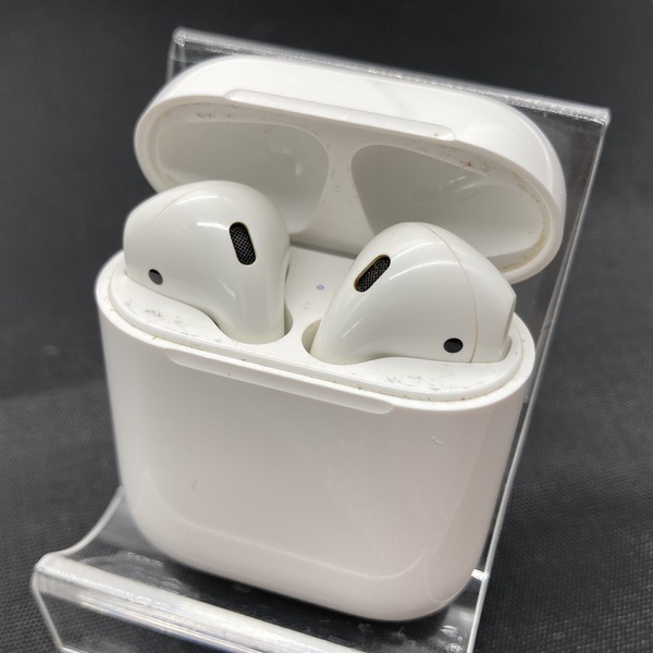 APPLE MMEF2J/A 【AIRPODS PORTABLE CASE付き】
