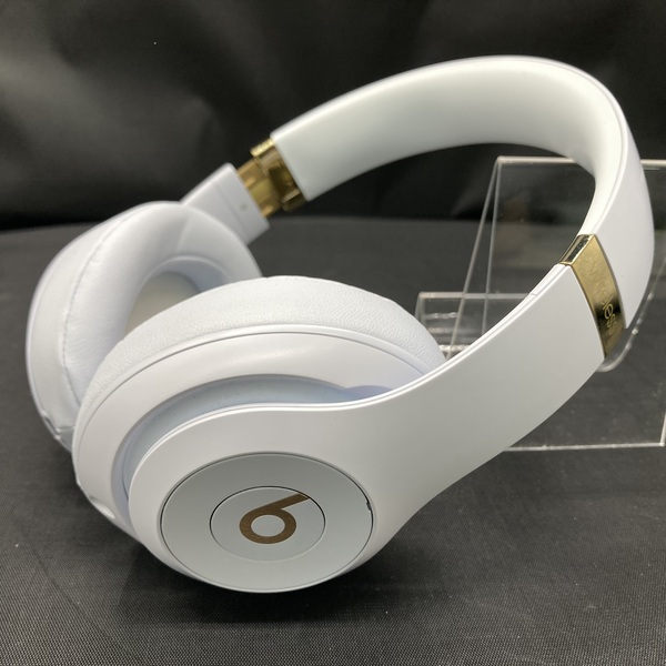 ヘッドフォン/イヤフォンbeats studio3 wireless ヘッドホン　White