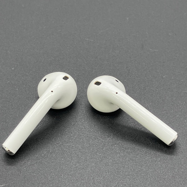 Apple 【中古】AirPods with Wireless Charging Case MRXJ2J-A【秋葉原