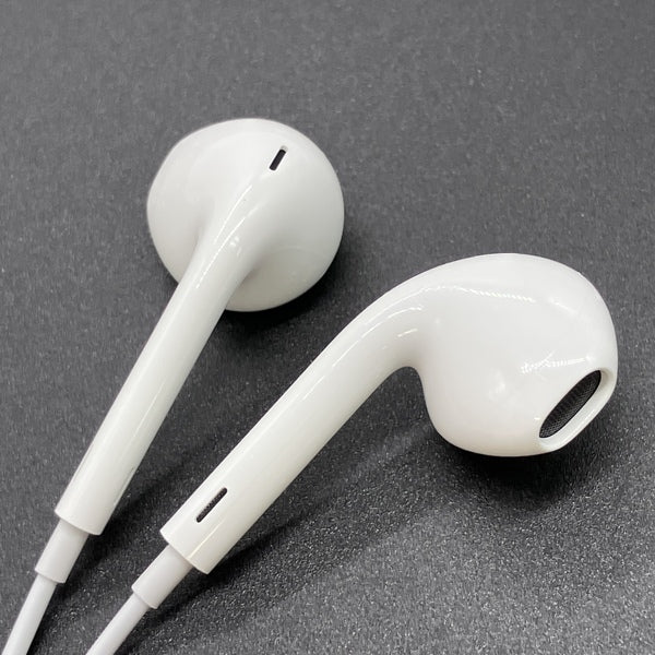 【中古】EarPods with Lightning Connector【秋葉原】
