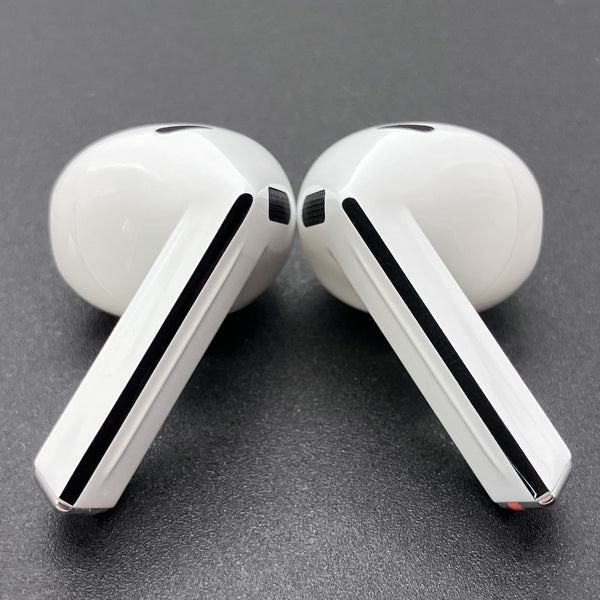 Galaxy 【中古】Galaxy Buds3 ホワイト 【SM-R530NZWAXJP】【秋葉原