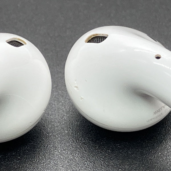 Apple 【中古】AirPods with Charging Case MV7N2J/A【日本橋】 – e