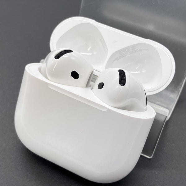 【中古】AirPods 4 MXP93J/A（アクティブノイズキャンセリング搭載）【秋葉原】