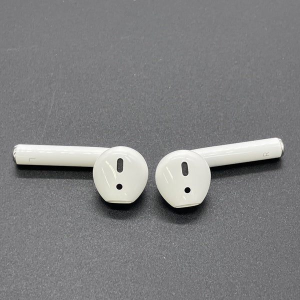中古AirPods Apple 【中古】AirPods with Wireless Charging Case MRXJ2J/A【秋葉原