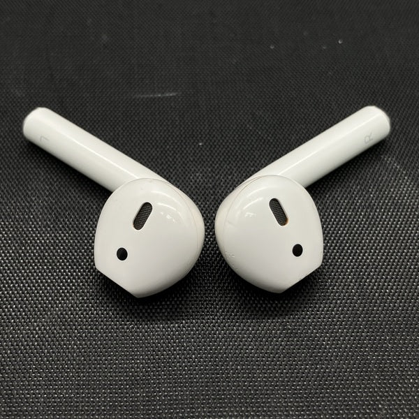 Apple 【中古】AirPods with Wireless Charging Case MRXJ2J/A【名古屋