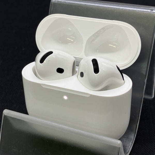 【中古】AirPods 4 MXP93J/A（アクティブノイズキャンセリング搭載）【秋葉原】