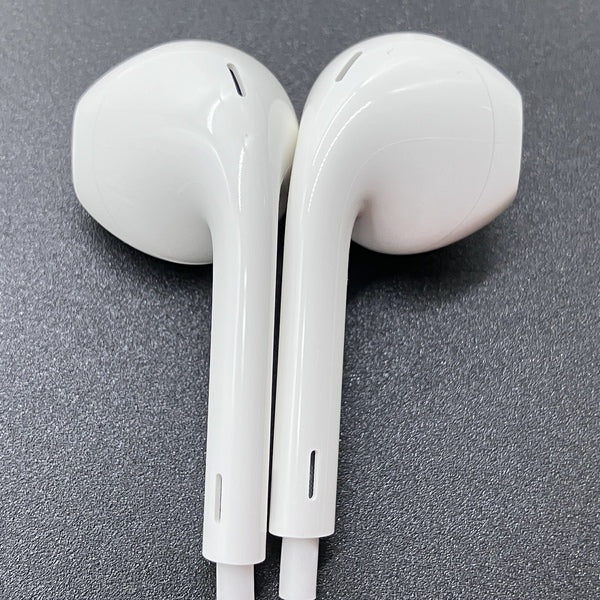 【中古】EarPods with Lightning Connector【秋葉原】