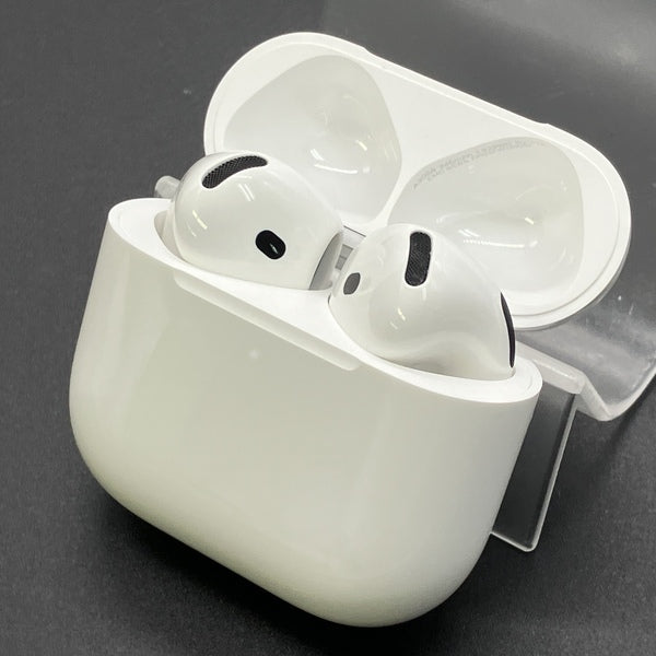 【中古】AirPods 4 MXP63J/A【秋葉原】