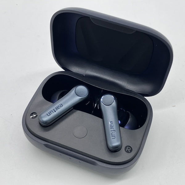 【中古】Air Pro 4 - Black【秋葉原】