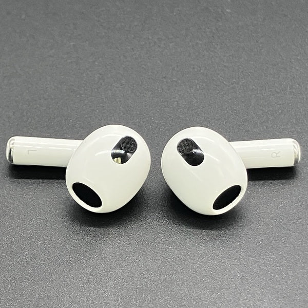 Apple 【中古】Airpods MPNY3J/A 3rd Generation Lightning充電ケース