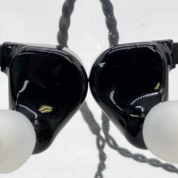 TRUTHEAR 【中古】ZERO RED【秋葉原】 – e☆イヤホン