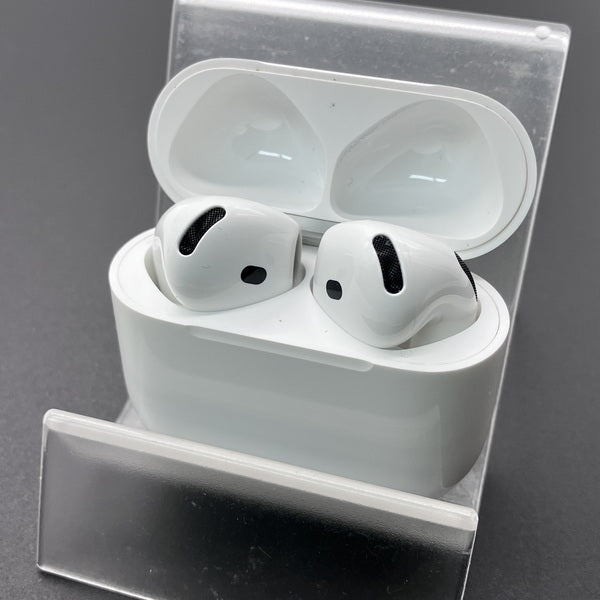 【中古】AirPods 4 MXP63J/A【秋葉原】