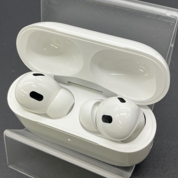 【中古】MagSafe充電ケース(USB-C)付きAirPods Pro(第2世代) MTJV3JA【秋葉原】