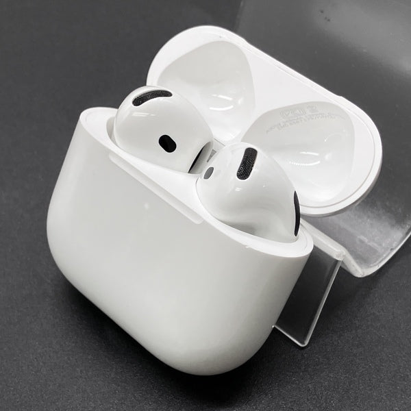 【中古】AirPods 4 MXP93J/A（アクティブノイズキャンセリング搭載）【秋葉原】