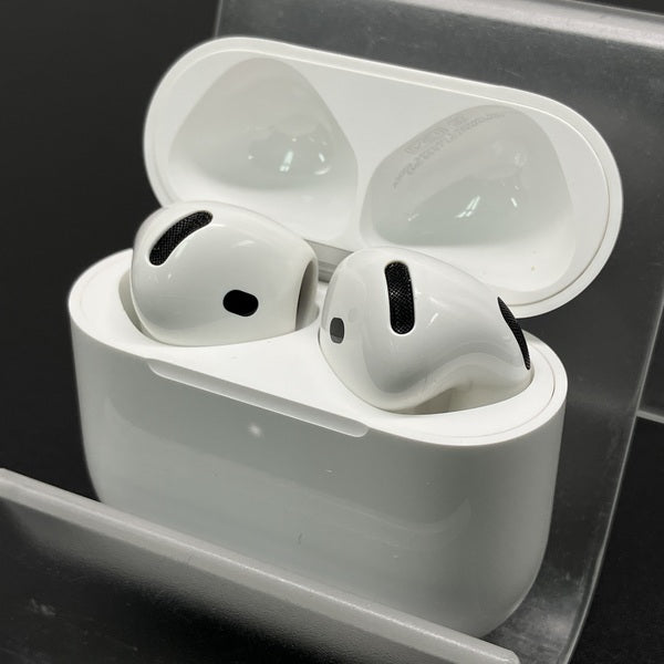 【中古】AirPods 4 MXP93J/A（アクティブノイズキャンセリング搭載）【日本橋】