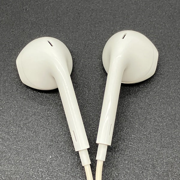 【中古】Apple EarPods with Remote and Mic【秋葉原】