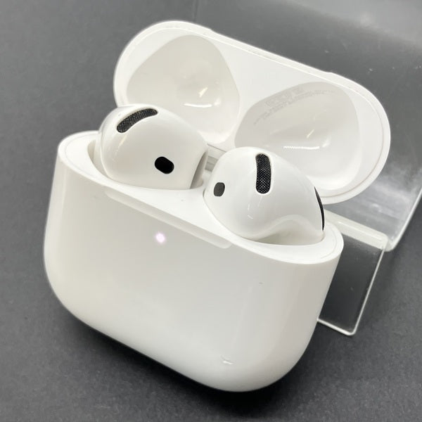【中古】AirPods 4 MXP93J/A（アクティブノイズキャンセリング搭載）【秋葉原】