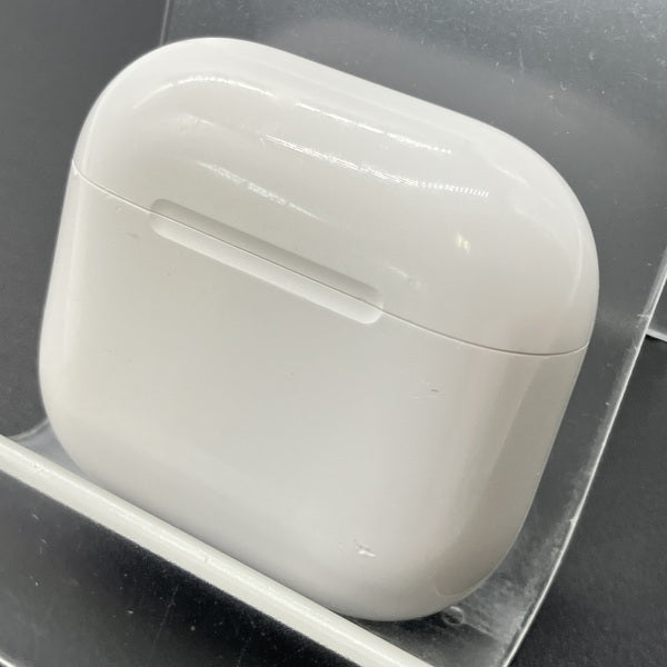 【中古】AirPods 4 MXP93J/A（アクティブノイズキャンセリング搭載）【秋葉原】