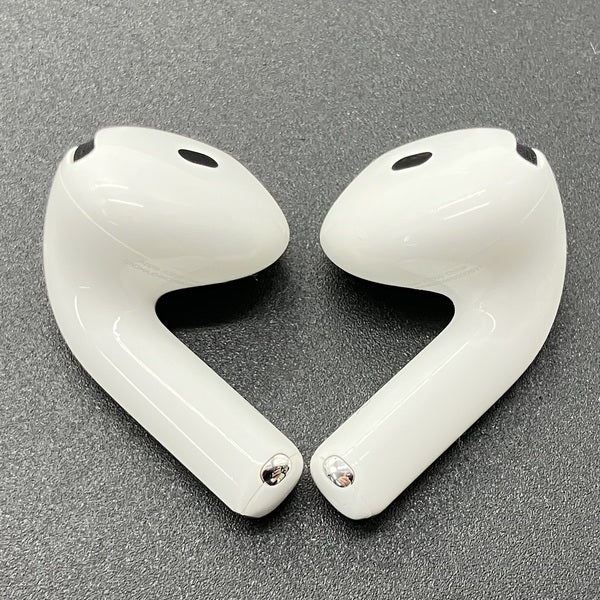 【中古】AirPods 4 MXP93J/A（アクティブノイズキャンセリング搭載）【秋葉原】