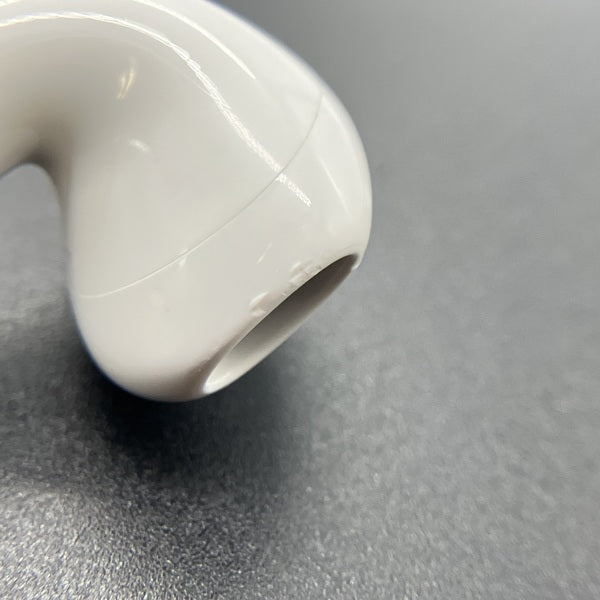 【中古】AirPods 4 MXP93J/A（アクティブノイズキャンセリング搭載）【秋葉原】