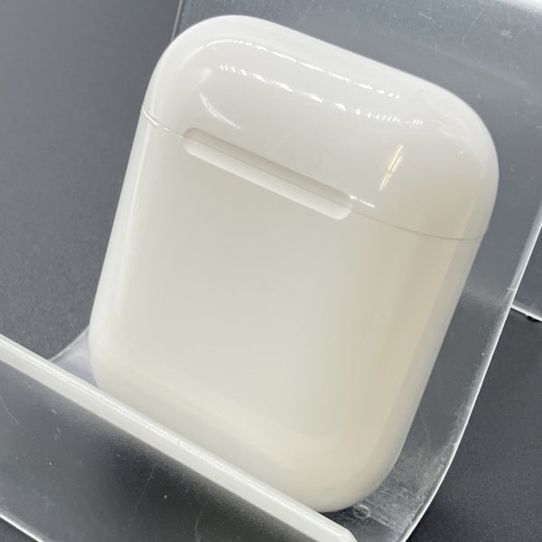 【中古】AirPods with Charging Case MV7N2J/A【秋葉原】
