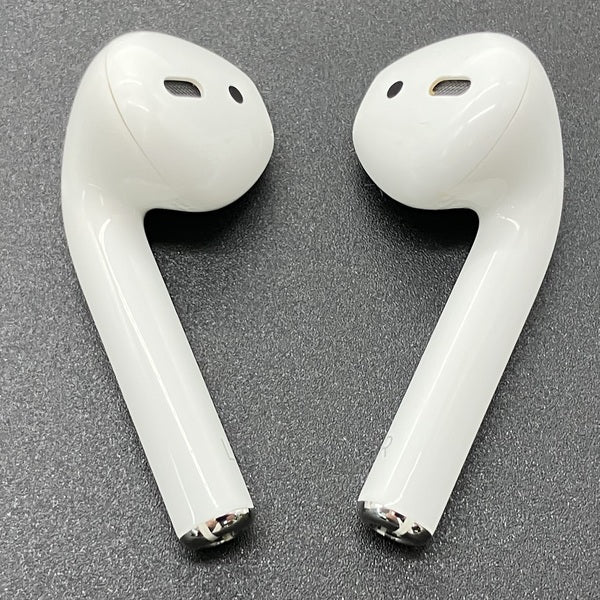 【中古】AirPods with Charging Case MV7N2J/A【秋葉原】