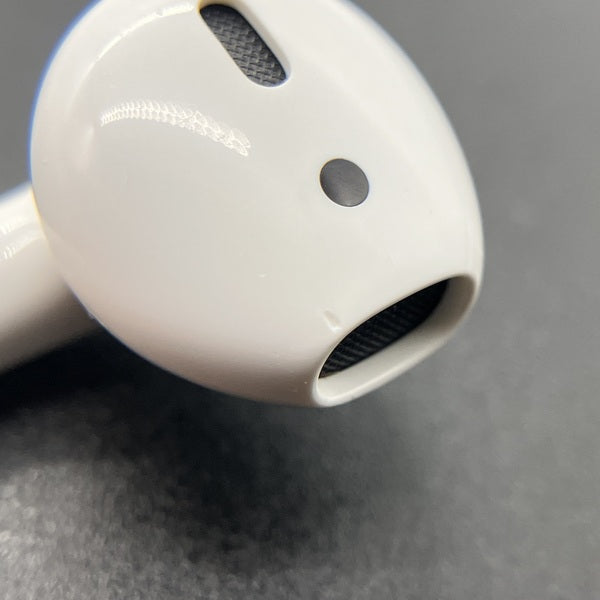 【中古】AirPods with Charging Case MV7N2J/A【秋葉原】