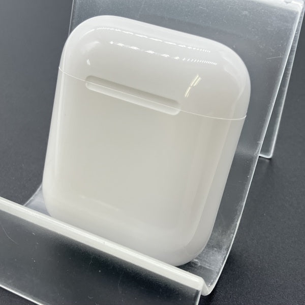 【中古】AirPods with Charging Case MV7N2J/A【秋葉原】
