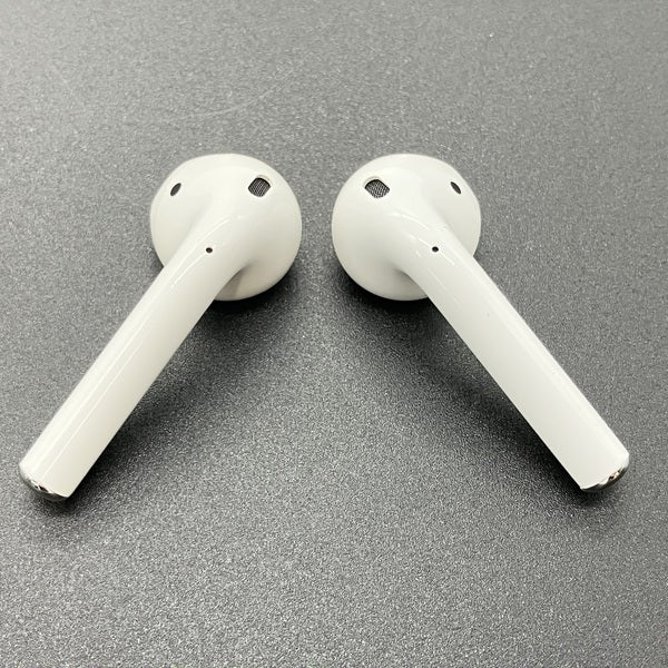 【中古】AirPods with Charging Case MV7N2J/A【秋葉原】