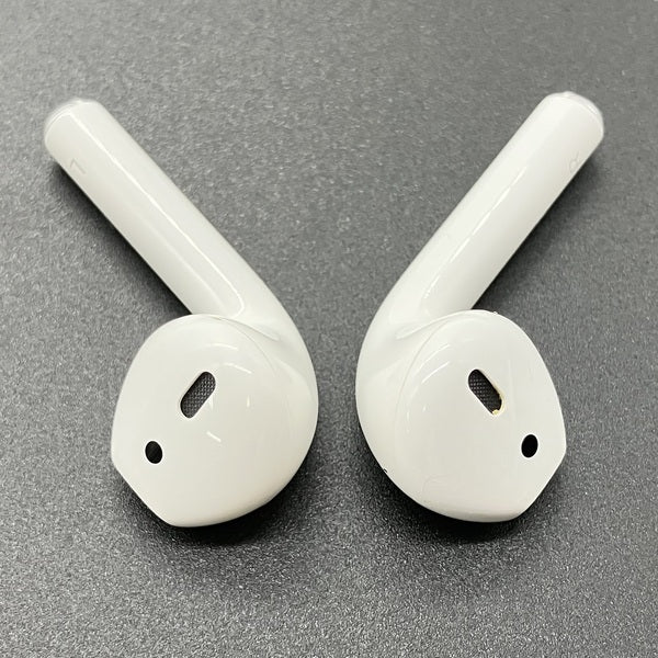 【中古】AirPods with Charging Case MV7N2J/A【秋葉原】