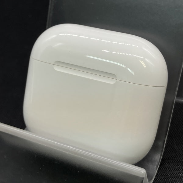 【中古】AirPods 4 MXP93J/A（アクティブノイズキャンセリング搭載）【秋葉原】