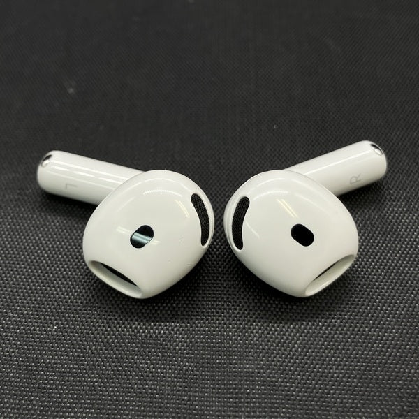 【中古】AirPods 4 MXP93J/A（アクティブノイズキャンセリング搭載）【秋葉原】