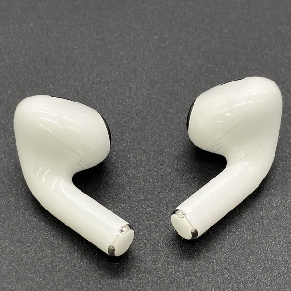 【中古】MagSafe充電ケース(USB-C)付きAirPods Pro(第2世代) MTJV3JA【秋葉原】