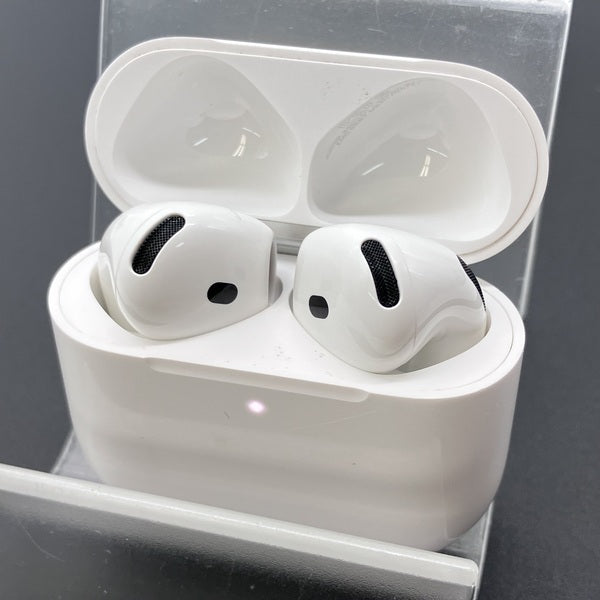 【中古】AirPods 4 MXP93J/A（アクティブノイズキャンセリング搭載）【秋葉原】