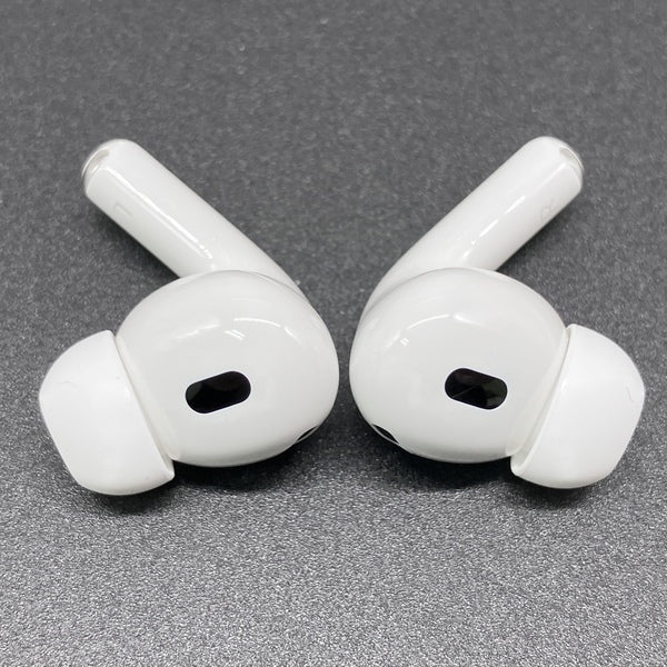 Apple 【中古】MagSafe充電ケース(USB-C)付きAirPods Pro(第2世代