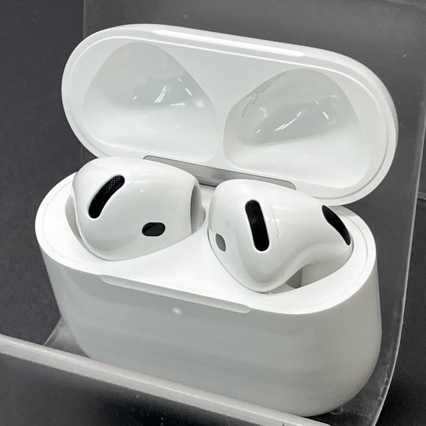 【中古】AirPods 4 MXP93J/A（アクティブノイズキャンセリング搭載）【秋葉原】
