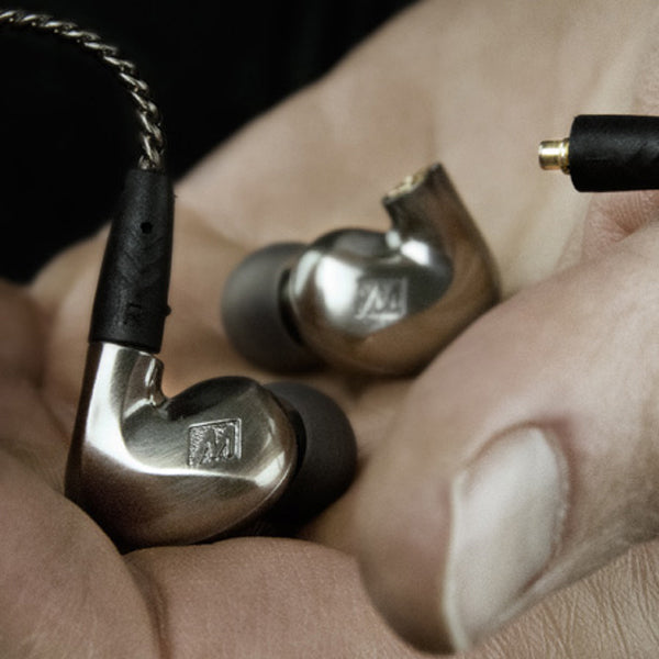 【中古】 MEE audio PインNACLE P1 インイヤー イヤホン モニター MEE audio Pinnacle P-1 【EP-P1】 – e☆イヤホン