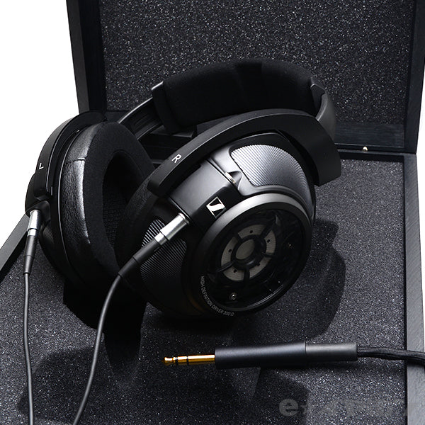 HD 820