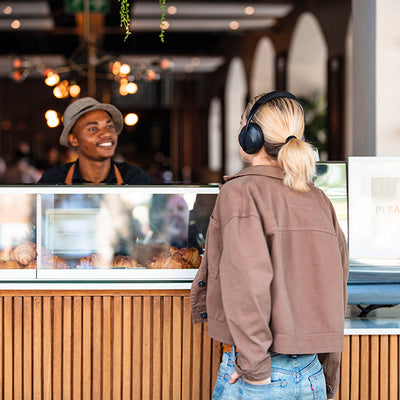 Noise Cancelling Headphones 700