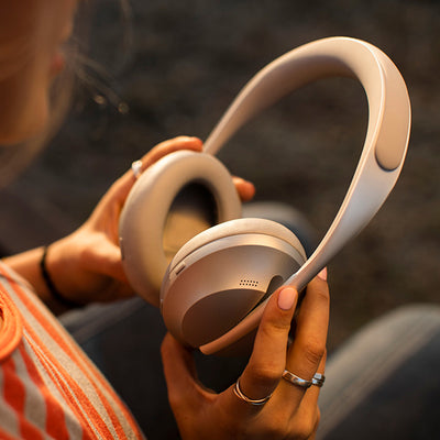 Noise Cancelling Headphones 700