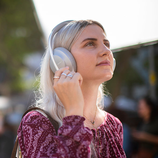 Noise Cancelling Headphones 700